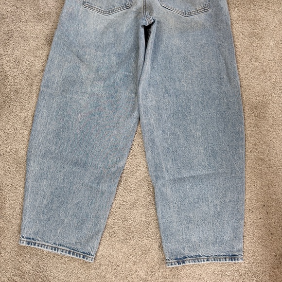 American Eagle Women’s Barrel Jeans Mid Rise Stretch in Light Wash Size 2 - Picture 8 of 14